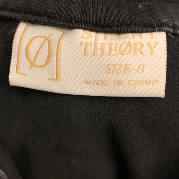 Silent Theory sleeveless hooded crop top - Picture 3 of 3